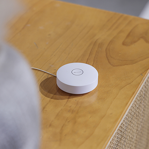 Home Gateway Smart Home EZVIZ, comunicare wireless ZigBee, Wi-Fi 6, Bluetooth, integrare smart cu pana la 64 dispozitive EZVIZ