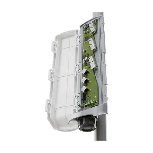 Switch exterior, 3 x RJ45 1G (1 x PoE-In bt, 2 x PoE-Out), 3 x SFP+ 10G, IP66 - Mikrotik