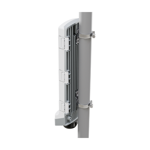 Switch exterior, 3 x RJ45 1G (1 x PoE-In bt, 2 x PoE-Out), 3 x SFP+ 10G, IP66 - Mikrotik