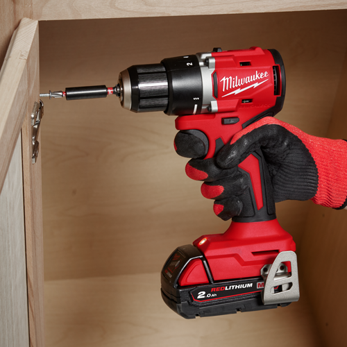 Kit profesional M18, 2 scule cu motor fara perii, 2 acumulatori M18B4, 1 incarcator M12-M18C si 1 kitbox - Milwaukee