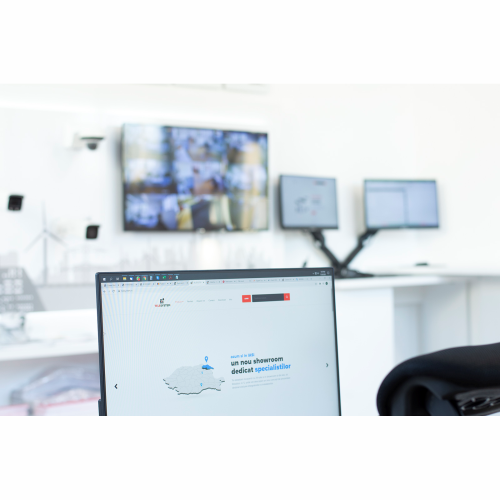 Showroom cu vanzare echipamente si accesorii pentru sisteme de securitate. Telesystem Iasi